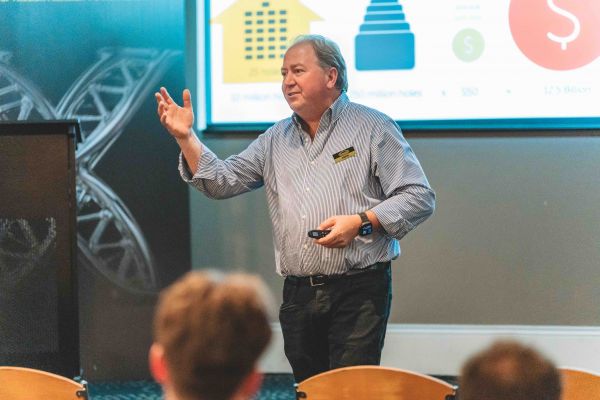 Simon Gerard presenting at a Trader event in Australia